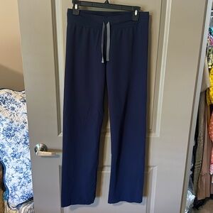 FIGS technical collection navy scrub pant in size XS